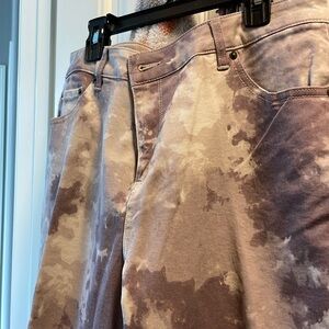 Women’s brown camo Jean never worn